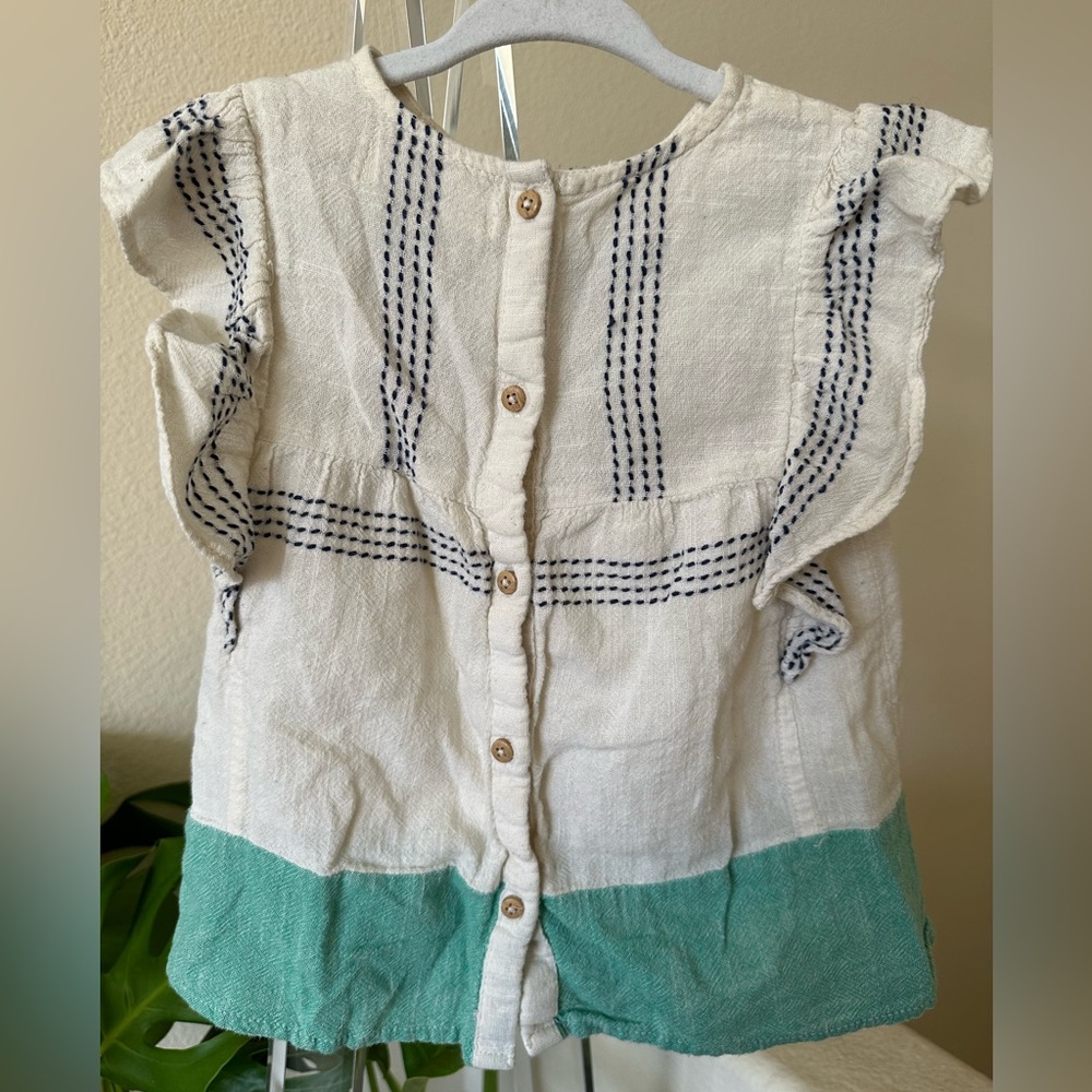 Beautiful Zara linen Embroidery Top - Picture 2 of 3